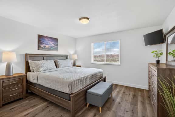 4J RedCliff - BS - Image 1