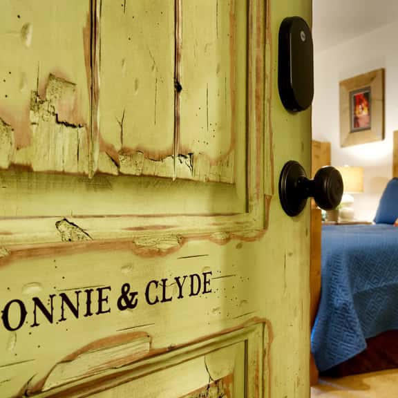 *Hideout BonnieClyde - Image 1